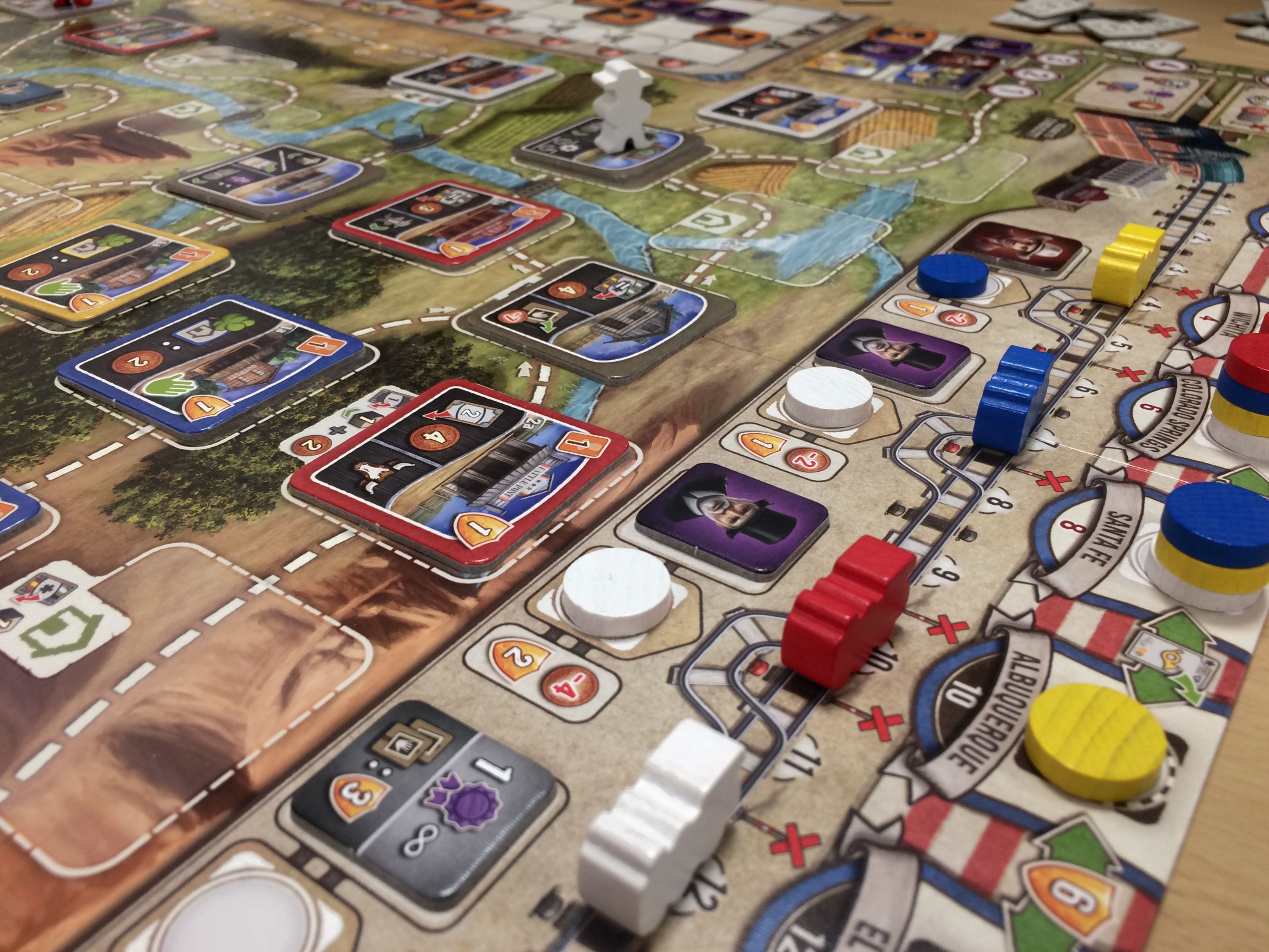 Teilnehmer des Spieletreff Tecklenburg beim gemeinsamen Brettspielabend